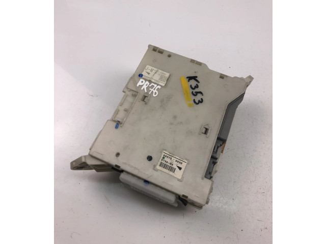 Pojistková skříňka 8273030B63 Lexus GS 250 350 300H 450H 2013