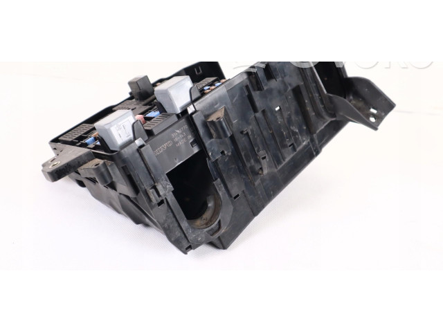 Блок предохранителей     Volvo XC90    