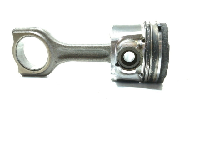 Поршень 9HX Citroen C4 I Picasso