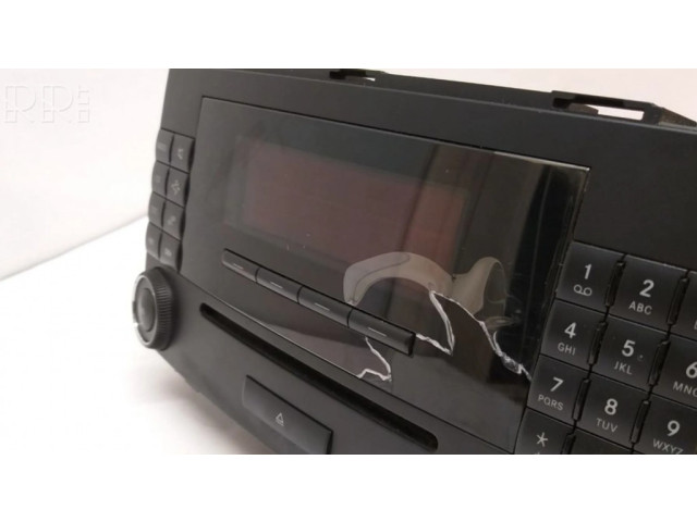 Радио/ проигрыватель CD/DVD / навигация