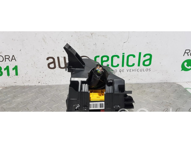 Блок предохранителей    Peugeot 2008 I    