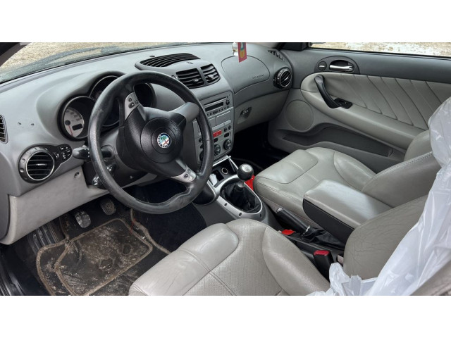 Форсунка 0445110111    Alfa Romeo GT для дизельного двигателя  1.9