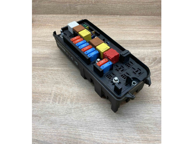 Pojistková skříňka 13172979, 519067201 Opel Vectra C 2002