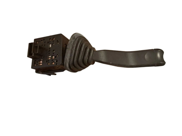 Ручка стеклоочистителей 09185413, 12268700 Opel Combo C