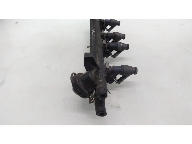 Топливная рампа 037133317 Volkswagen Golf IV 1.4