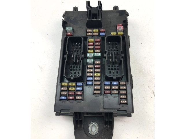 Блок предохранителей  32142591   Volvo XC90    