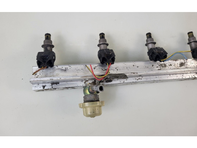 Топливная рампа    Honda Accord   для двигателя F20B6