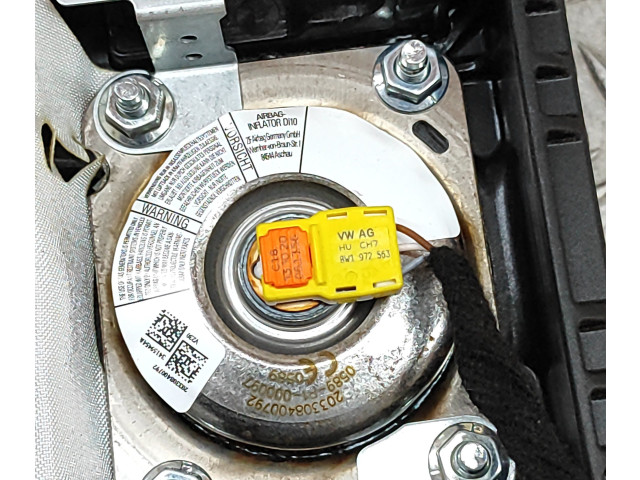 Подушка безопасности пассажира 81A880204D   Audi Q2 -