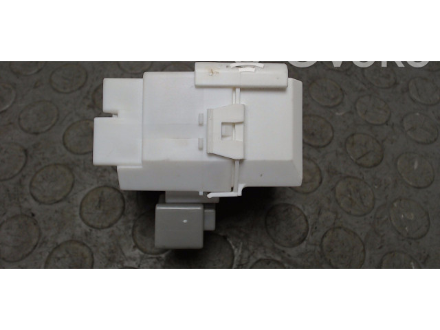 Блок предохранителей MN108928 Mitsubishi Colt