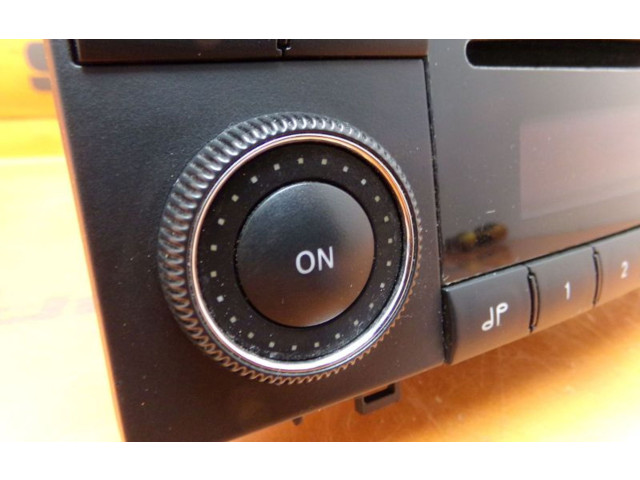 Pojistková skříňka Радио/ проигрыватель / навигация A1698200486, A1698200486 Mercedes-Benz B W245 2005