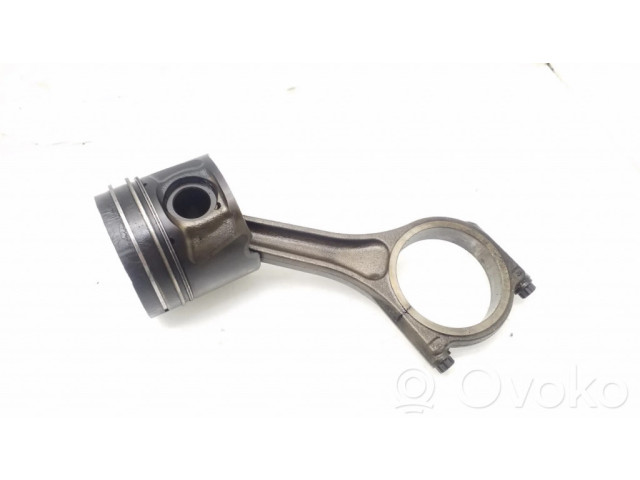 Píst H268X Citroen C6 pro naftový motor 2.7