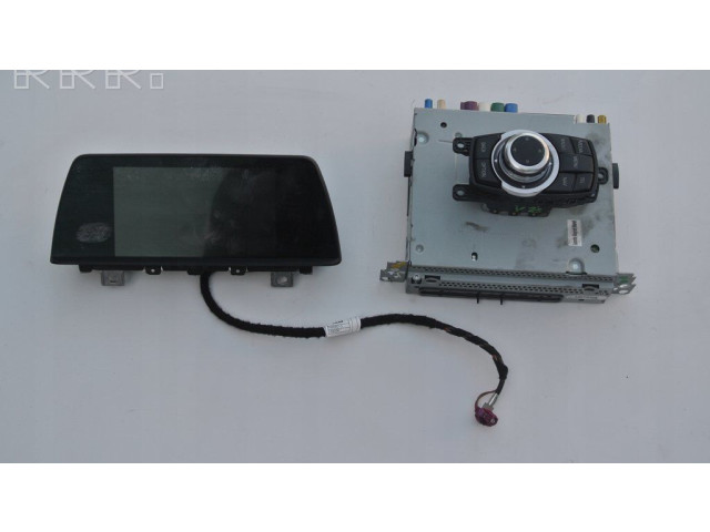 Радио/ проигрыватель CD/DVD / навигация