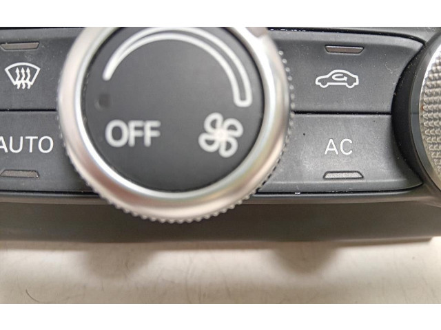 Блок управления климат-контролем 8X0820043B, 8X0820043B   Audi A1