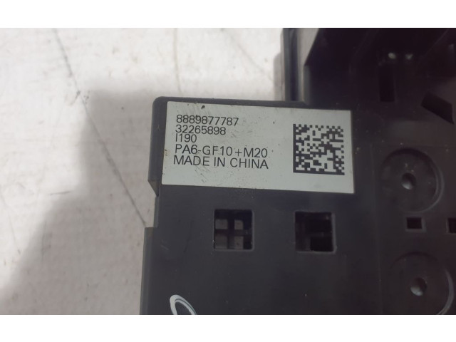 Блок предохранителей 32265898 Volvo XC40