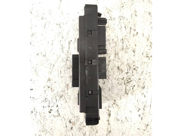 Блок предохранителей 30959L, 56048366AE Jeep Grand Cherokee (WK)