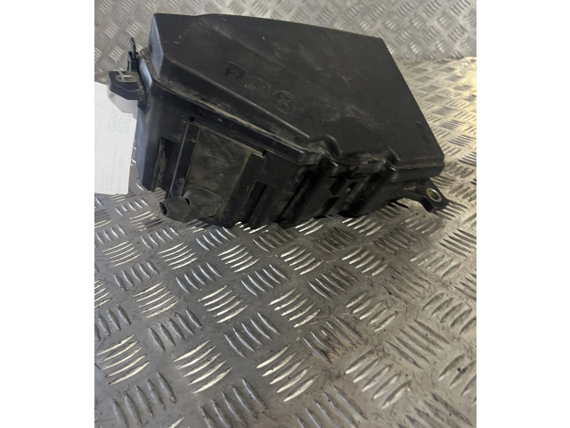 Блок предохранителей  31398000, 31398001   Volvo XC90    