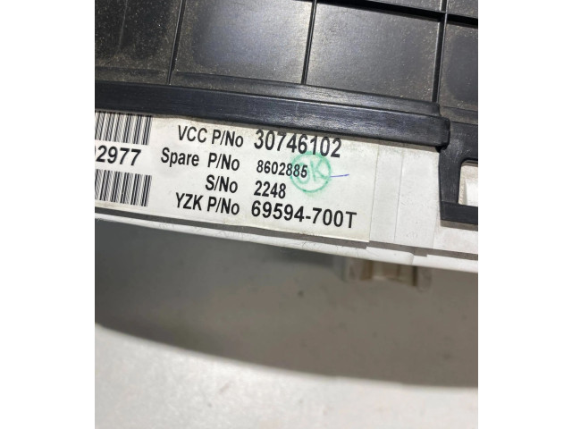 Панель приборов 30746102, 8602885   Volvo V70       