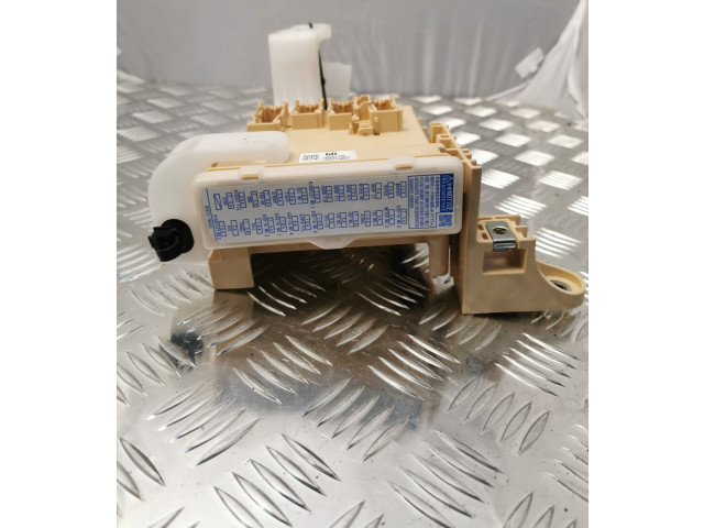 Pojistková skříňka 8273078021 Lexus NX 2016