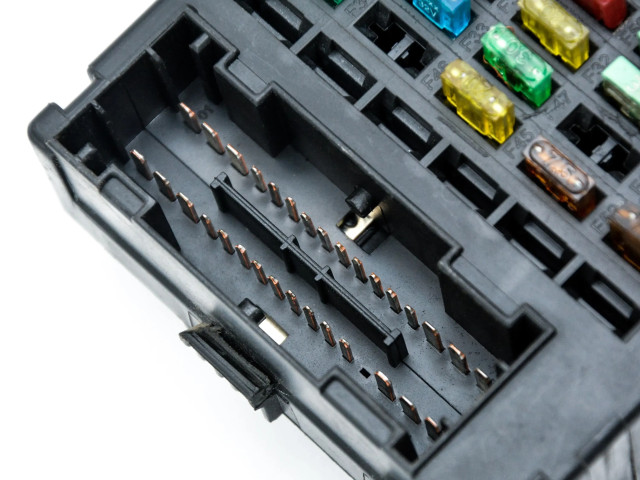 Блок предохранителей 51752207 Fiat Albea