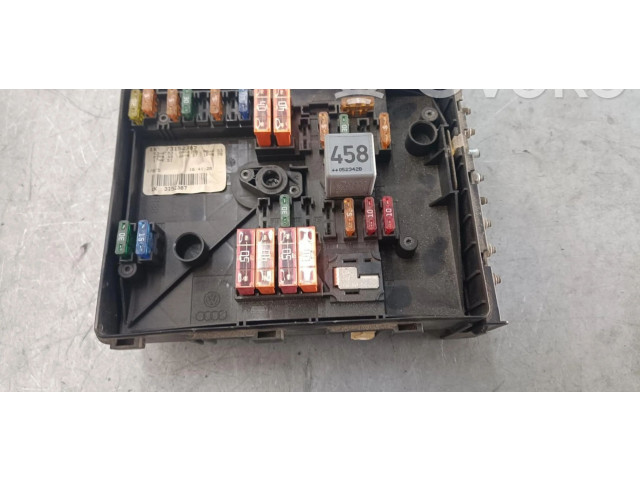 Блок предохранителей 1K0937125 Volkswagen Jetta V