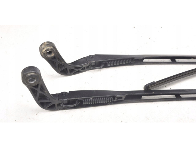 Ножка стеклоочистителей лобового стекла