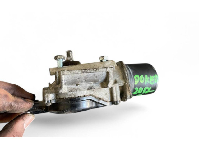 Моторчик дворников     Dacia Dokker