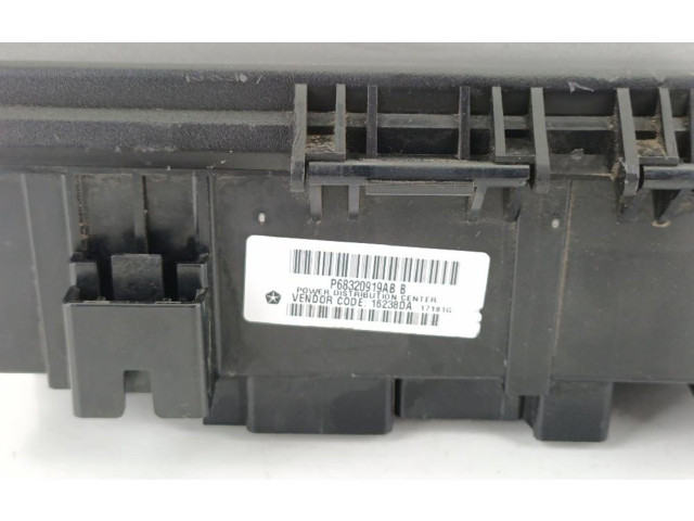 Блок предохранителей P68320919AB Jeep Grand Cherokee