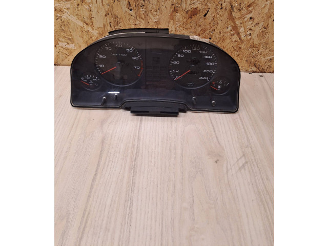 Панель приборов 893919067   Audi 80 90 S2 B4       