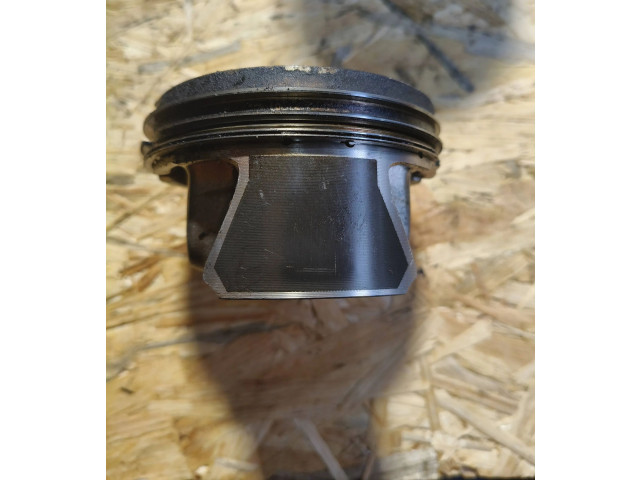 Píst 82L166 Audi A4 S4 B8 8K Cdn