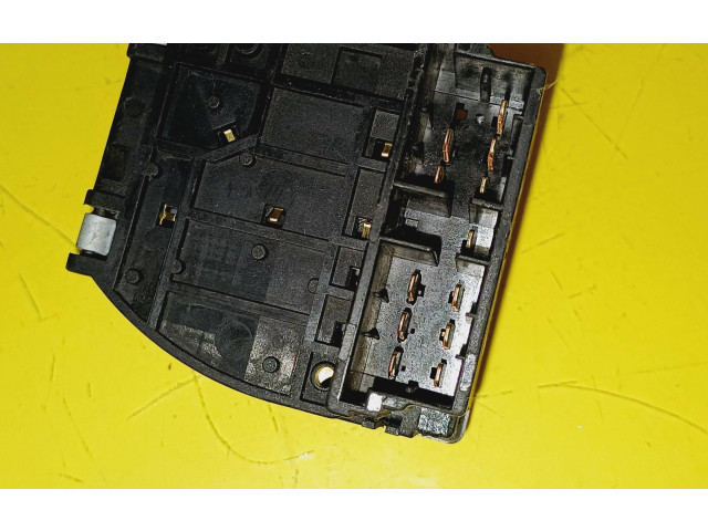 Ручка стеклоочистителей    Renault Twingo I