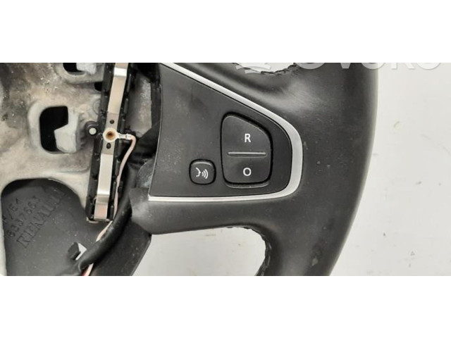 Руль Renault Captur 2013 - 2020 года 484000110R