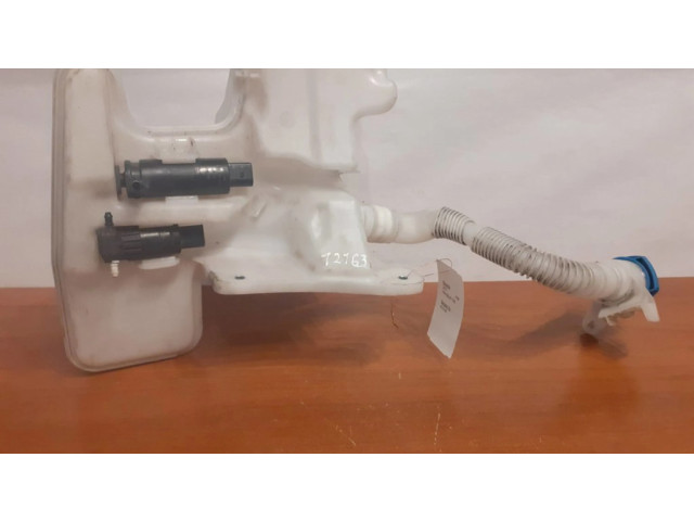 Бачок оконной жидкости