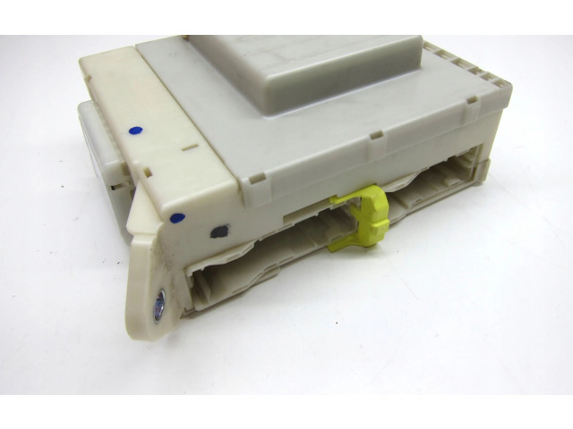 Pojistková skříňka 8273030B61, 8273030B61 Lexus GS 300 350 430 450H 2007