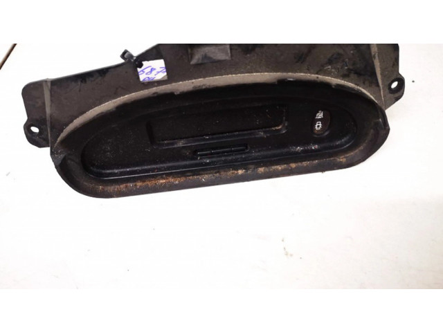 Дисплей    p7700428029a   Renault Megane I