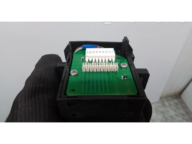 Ручка стеклоочистителей 31264354   Volvo V70