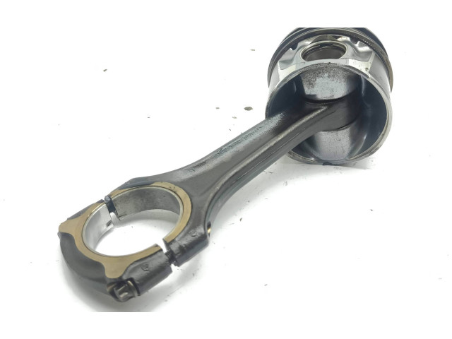 Píst Mercedes-Benz S W220 -