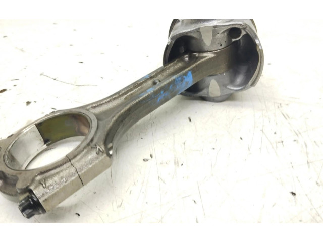 Píst    Hyundai i30     