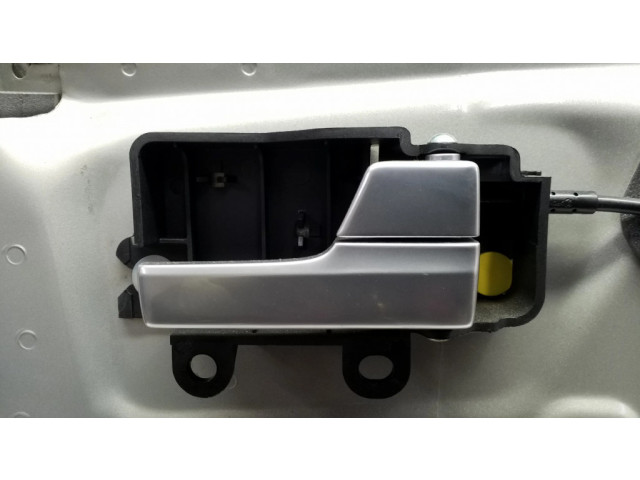 Задняя дверь