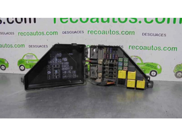 Блок предохранителей YQE000730   Rover Streetwise    