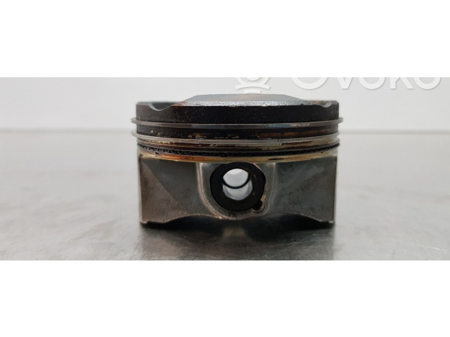 Píst 1310124050 Toyota Corolla E160 E170 M20A