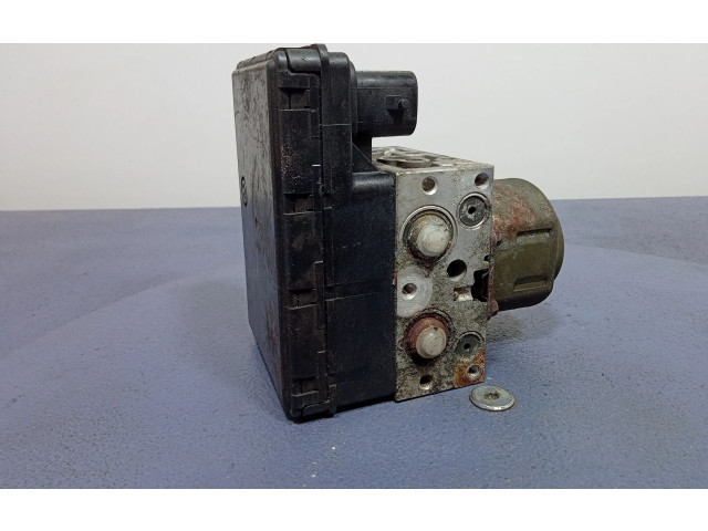 Блок АБС 44510-13070, 44510-13070 Toyota Corolla Verso E121 2001 - 2004 года