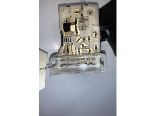 Ручка стеклоочистителей 142913 Renault Clio II