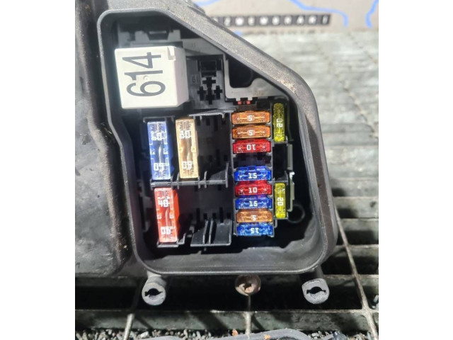   Pojistková skříňka    Audi Q7 4L 2007