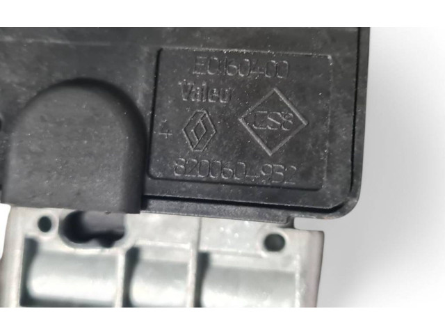 Řídící jednotka 237103353R Renault Clio IV 2014