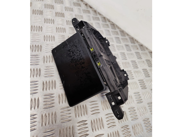 Дисплей    80A919604   Audi Q5 SQ5