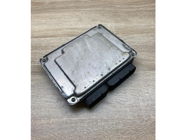 Řídící jednotka 045906019AB, 0281010503   Volkswagen Polo III 6N 6N2 6NF 1995