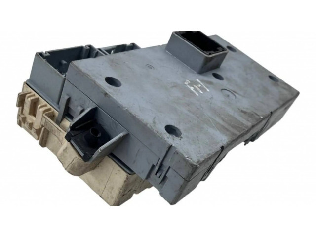 Блок предохранителей PA66GB15, 27XC00J1C Fiat Stilo