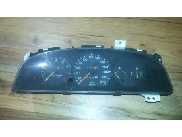 Панель приборов    Mazda 626       