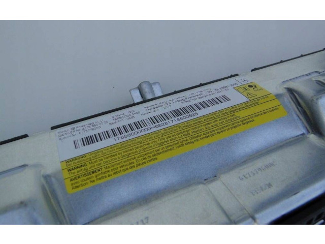 Подушка безопасности для колен A1768600000   Mercedes-Benz CLA C117 X117 W117