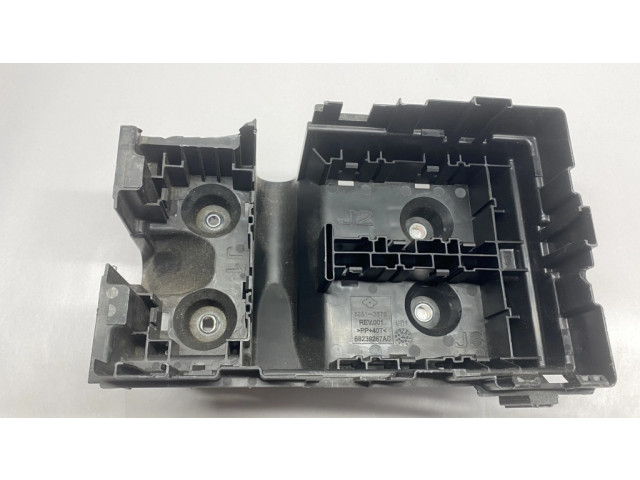 Pojistková skříňka 68239267 Chrysler Pacifica 2017